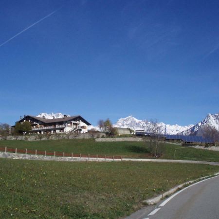 Agriturismo Plan D'Avie อาออสตา ภายนอก รูปภาพ
