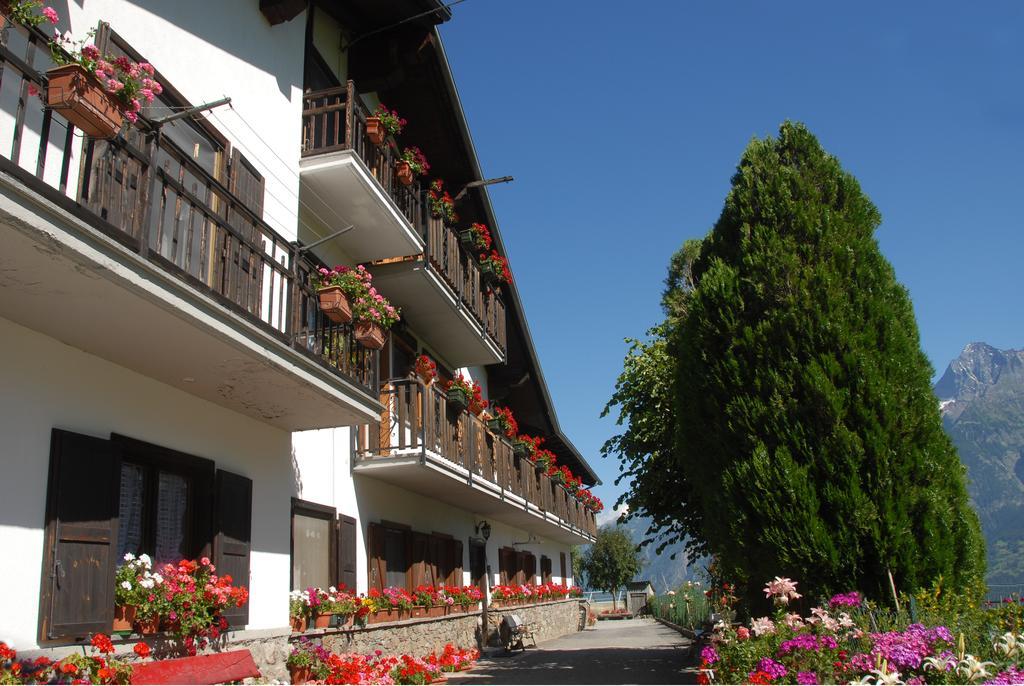Agriturismo Plan D'Avie อาออสตา ภายนอก รูปภาพ