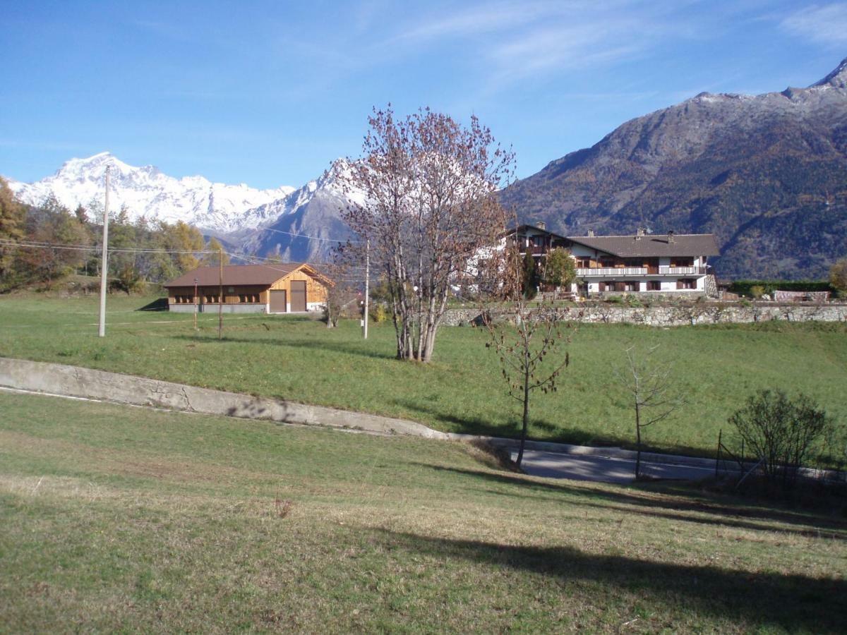 Agriturismo Plan D'Avie อาออสตา ภายนอก รูปภาพ